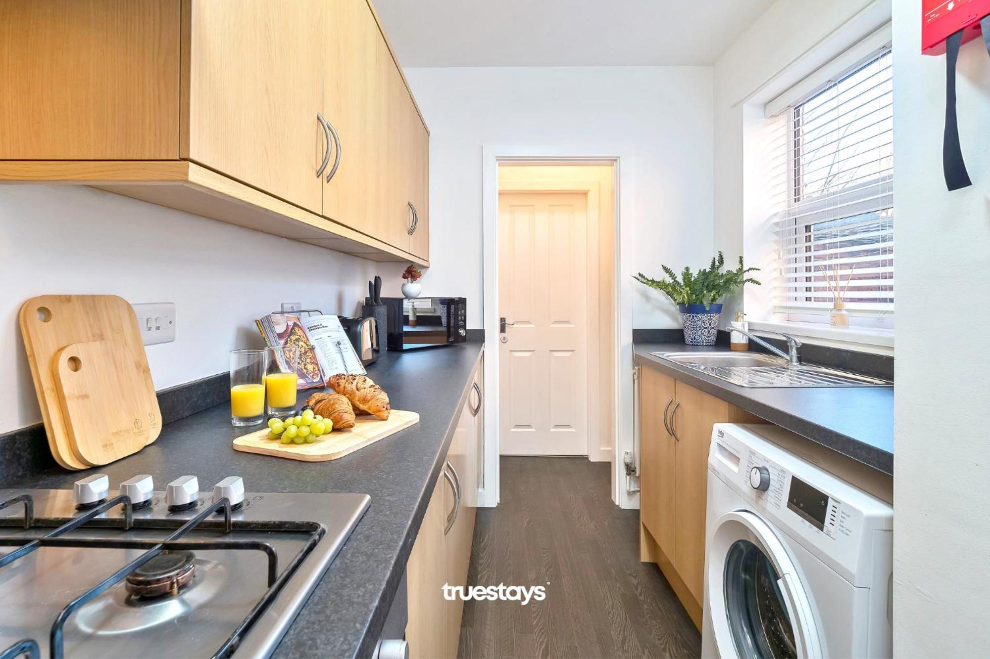 Nursery House By Truestays - 3 Bedroom House In Stoke-On-Trent Buitenkant foto