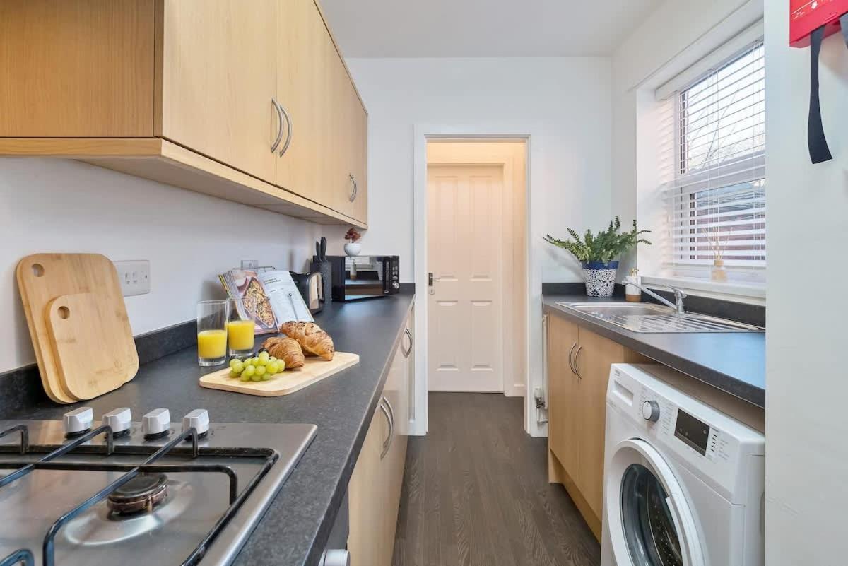 Nursery House By Truestays - 3 Bedroom House In Stoke-On-Trent Buitenkant foto