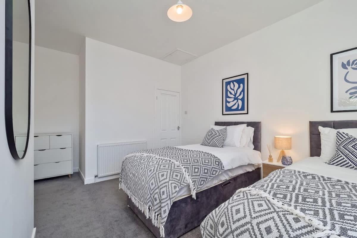 Nursery House By Truestays - 3 Bedroom House In Stoke-On-Trent Buitenkant foto