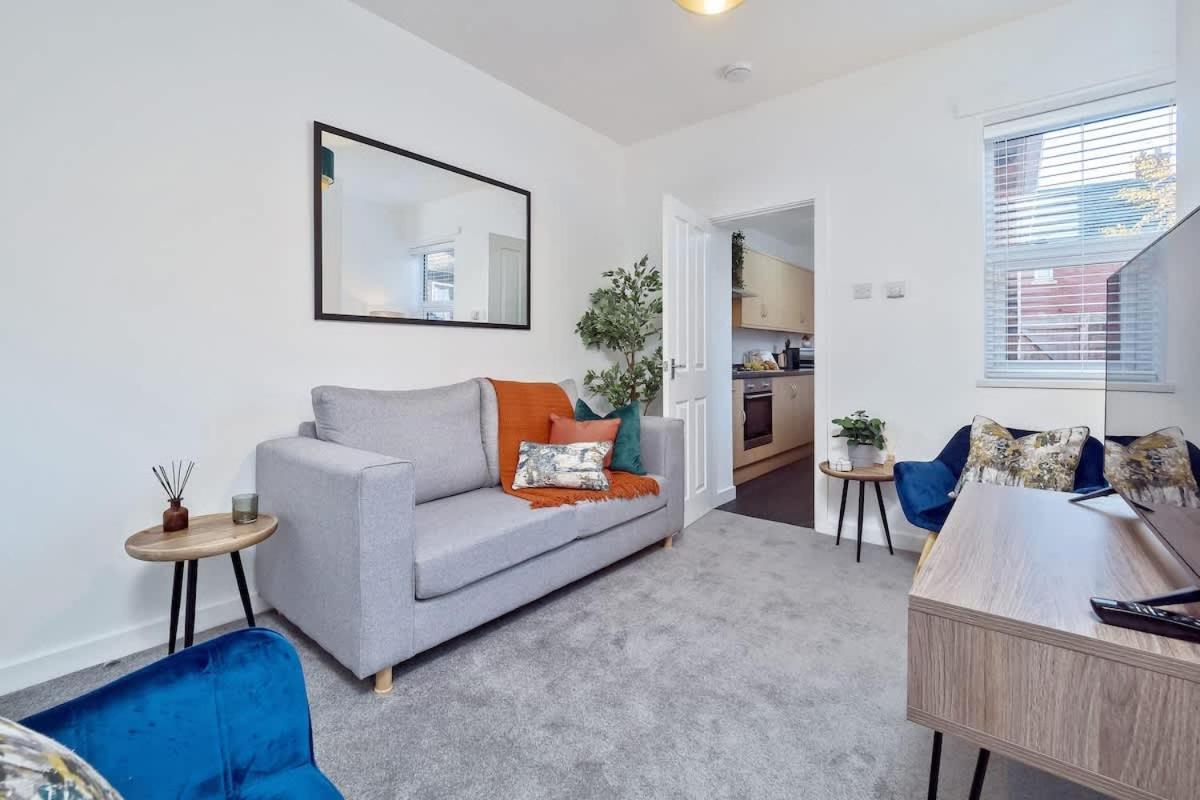 Nursery House By Truestays - 3 Bedroom House In Stoke-On-Trent Buitenkant foto