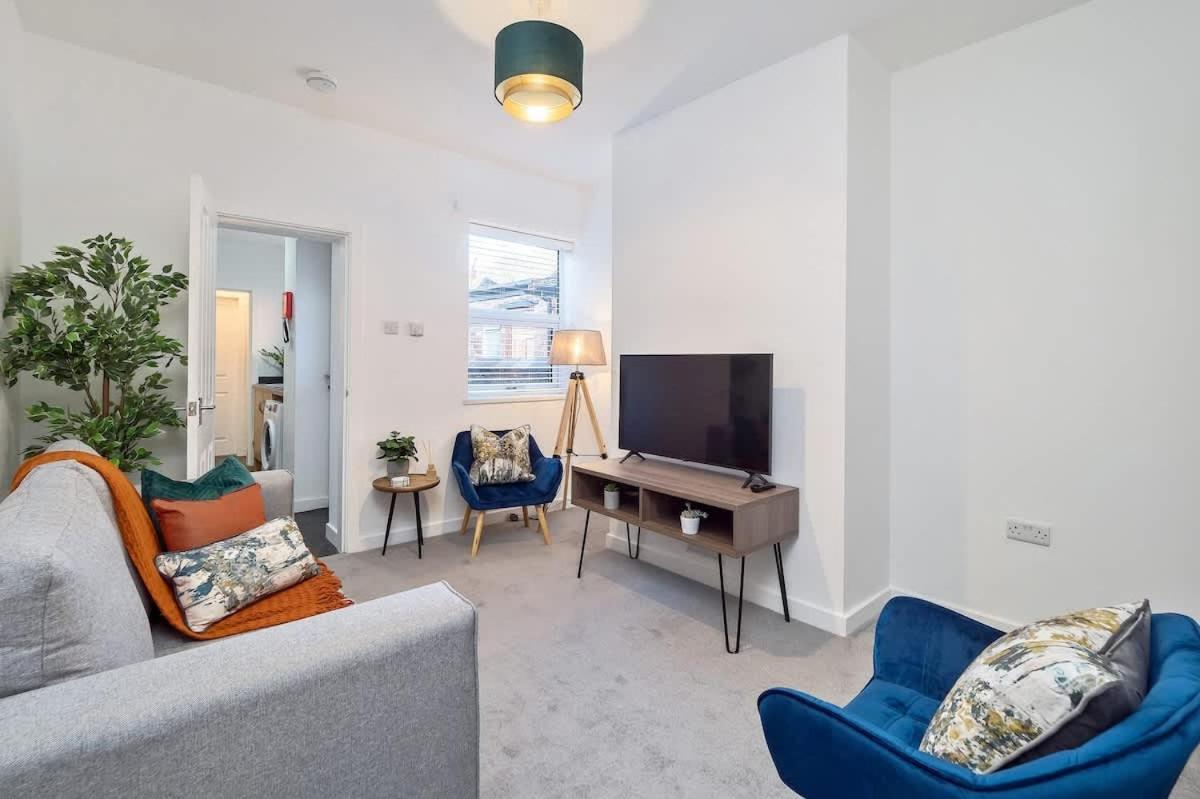 Nursery House By Truestays - 3 Bedroom House In Stoke-On-Trent Buitenkant foto